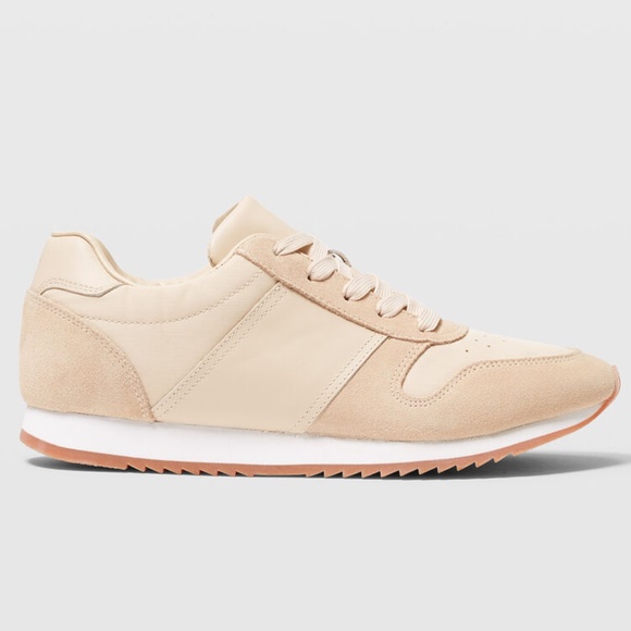 Zoe Runner Sneaker - Brand New (Shoes never have tags) - NEVER WORN - Lt Tan - Picture 2 of 4